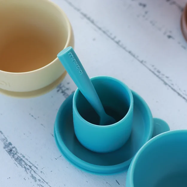 Set de Bowl con tapa, cuchara y vasito. - Image 6